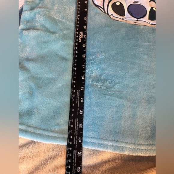 Disney 100 Women’s Stitch Soft Fleece Long Sleeve Pullover Top Pajama Size Large - Picture 7 of 9